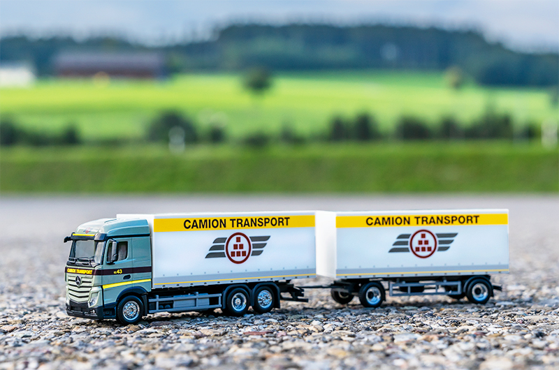 Camion rimorchio 1:87