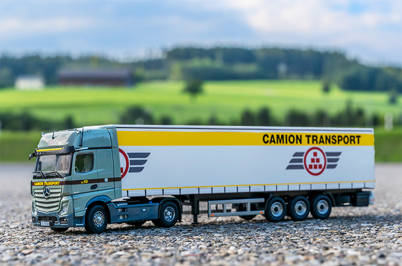 Semi-trailer truck 1:50